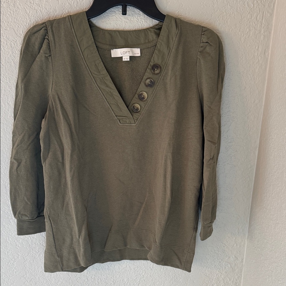 Ann Taylor Loft 3/4 length  slight puff sleeve